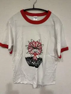 ホワイト/レッド グラフィックTシャツ