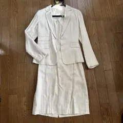 スーツ　オフホワイト