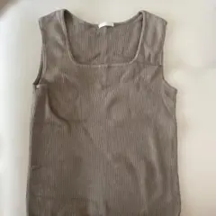 GU リブ編み タンクトップ ベージュ
