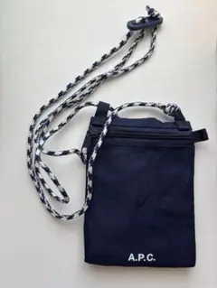 A.P.C.◎マルチミニポーチ