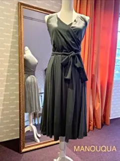 美品マヌーカモスグリーンのワンピース　新品タグ付き