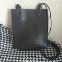 ヒッチハイクマーケット　ショルダーバッグ　ブラック　レディースバッグ　黒