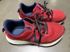 ニューバランス 570 赤24cm キッズ