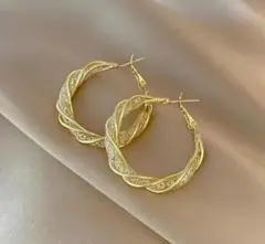 ♥️人気商品♥️おしゃれ　レディース　人気　ピアス　ゴールド　海外　キレイ目