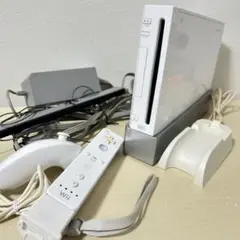 【すぐ遊べる】任天堂Wii 本体 リモコン ヌンチャク 各種コード