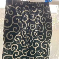 唐草模様リラックスパンツ