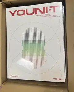 YOUNITE YOUNI-T Photobook ver Retrotopia