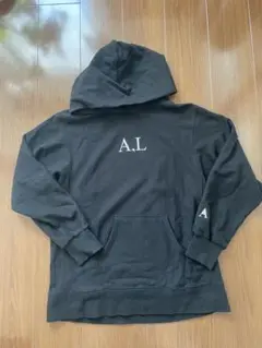 Alice Lawrence パーカー