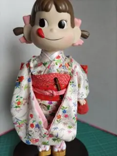ペコちゃん誕生50周年記念 晴れ着ペコちゃん 茜(あかね)の晴れ着　非売品 不二家 ペコちゃん 晴れ着ペコちゃん 茜（あかね） ペコちゃん