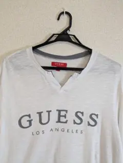 AP0810 GUESS ホワイト Vネック 長袖カットソー