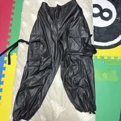 レザーカーゴパンツ　(LILL)