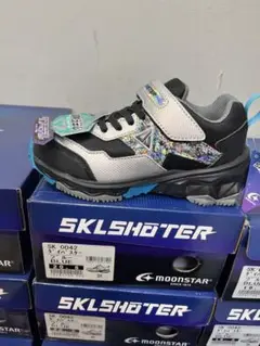 新品／未使用ムーンスター：スキルシュター：ジュニアスニーカー21.０