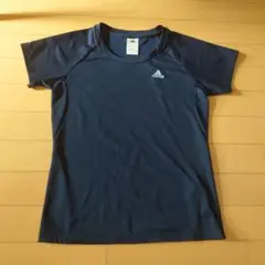 アディダス