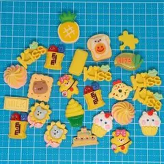 71. 送料込み デコパーツ 20個 イエローカラー