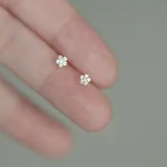 【シルバー】 スタースタッドピアス