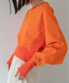 【美品】VACANCY ロゴ刺繍ショート丈トレーナー