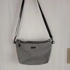 スタンダードサプライ 色 グレー サコッシュ 美品!!