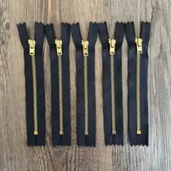 Item thumbnail for item 9e3fd3a8-2a2c-48b1-bc9a-f82071c8d443