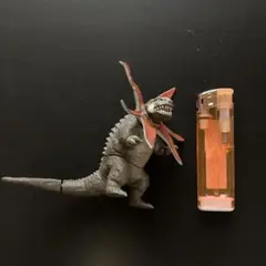 怪獣フィギュア 約10cm グレー 赤