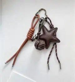 【新品】じゃらじゃらレザー調　星形バッグチャームストラップセットブラウン