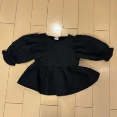 ミラーベイ　mirror bae. 黒いフリル付きペプラムトップス
