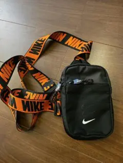 NIKE ナイキ ウエストバッグ エッセンシャル　黒×オレンジ