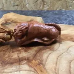 勝運招福 天然桃木彫り・虎 キーチャーム