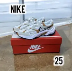未使用　NIKE ナイキ　W AL8 25cm