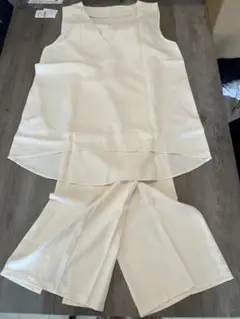 ホワイト パンツセットアップ