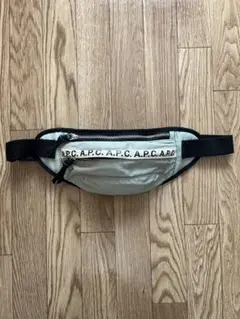 A.P.C. ボディバッグ カーキ