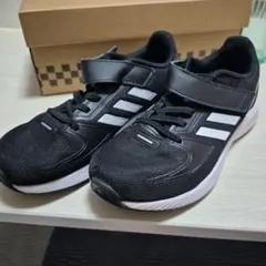 adidas ブラックスニーカー 21cm