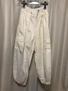 ローリーズファーム　ホワイトカーゴパンツ