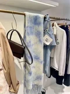 アソースメレ 今期 大判ストール ウィムガゼット