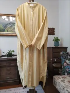 Yuni ロングシャツ 淡い黄色