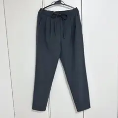 【アンタイトル】タックテーパードパンツ