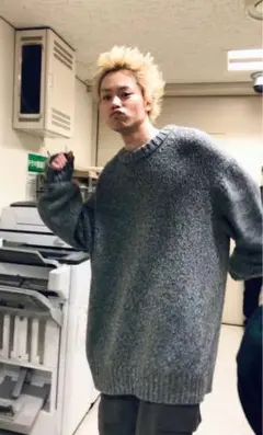 オーバーサイズニットベージュ　メゾンマルジェラ　菅田将暉着用 オーバーサイズニットベージュ メゾンマルジェラ 菅田将暉着用