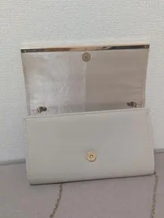 ライトベージュ パーティバッグ チェーン付き