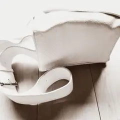 ホワイトレザーメッセンジャーバッグ