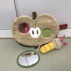 ボーネルンド　いもむしのかくれんぼ　布絵本　手遊び絵本
