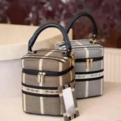 バッグ HLT Jacquard Vanity Bag Herlipto Jacquard Vanity Bag HLT バニティバッグ - メルカリ