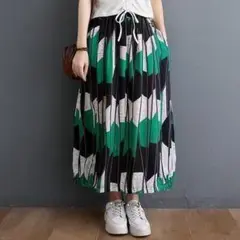 幾何学模様 プリーツ　ロングパンツ　緑と黒　ロング丈 おしゃれ