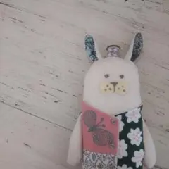 ミナペルホネン　はがきの名文コンクールに応募したいなあ〜と思ってるウサギさん