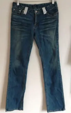 ビジュー付きデニムパンツ