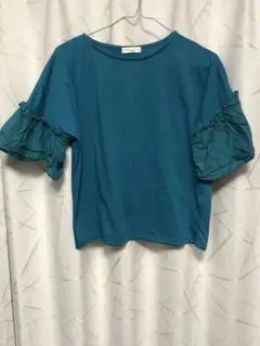 F52 earth music&ecology カットソー　袖フリル