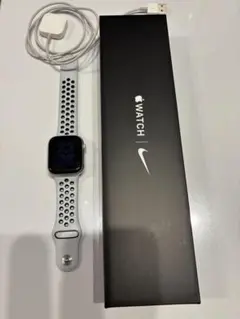 Apple Watch Nike シリーズ7 45mm 　GPS スターライト