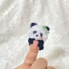 モールアート　指にそっとパンダ　ハンドメイド