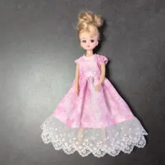 Ｅ591リカちゃんのワンピース　ハンドメイド　22㌢、27㌢ドール服