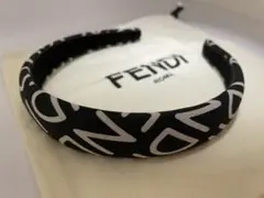 新年プライス★FENDIカチューシャ ヴィンテージ 黒白 ロゴ u0026 保存袋