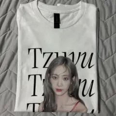 twice ツウィ サノク トレカ Tシャツ セット twice ツウィ サノク Tシャツ - メルカリ
