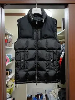 美品！正規品★L相当！モンクレール ダウンベスト CESAR ワッペン 切替 美品！正規品☆L相当！モンクレール ダウンベスト CESAR